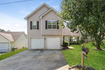 4290 Ward Bluff Ct Ellenwood, GA 30294